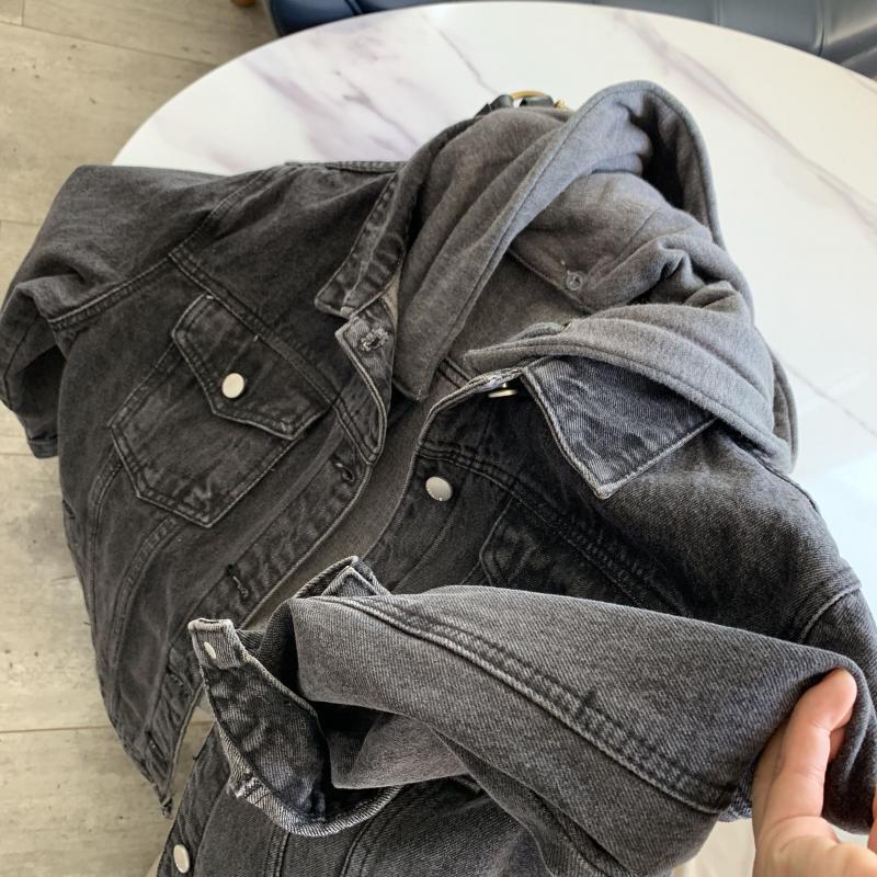 Women's hooded denim jacket